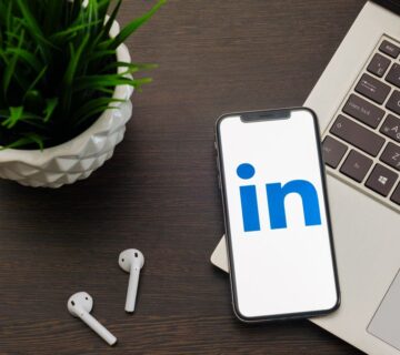 Профиль LinkedIn - как его настроить и повлияет ли он на SEO?
